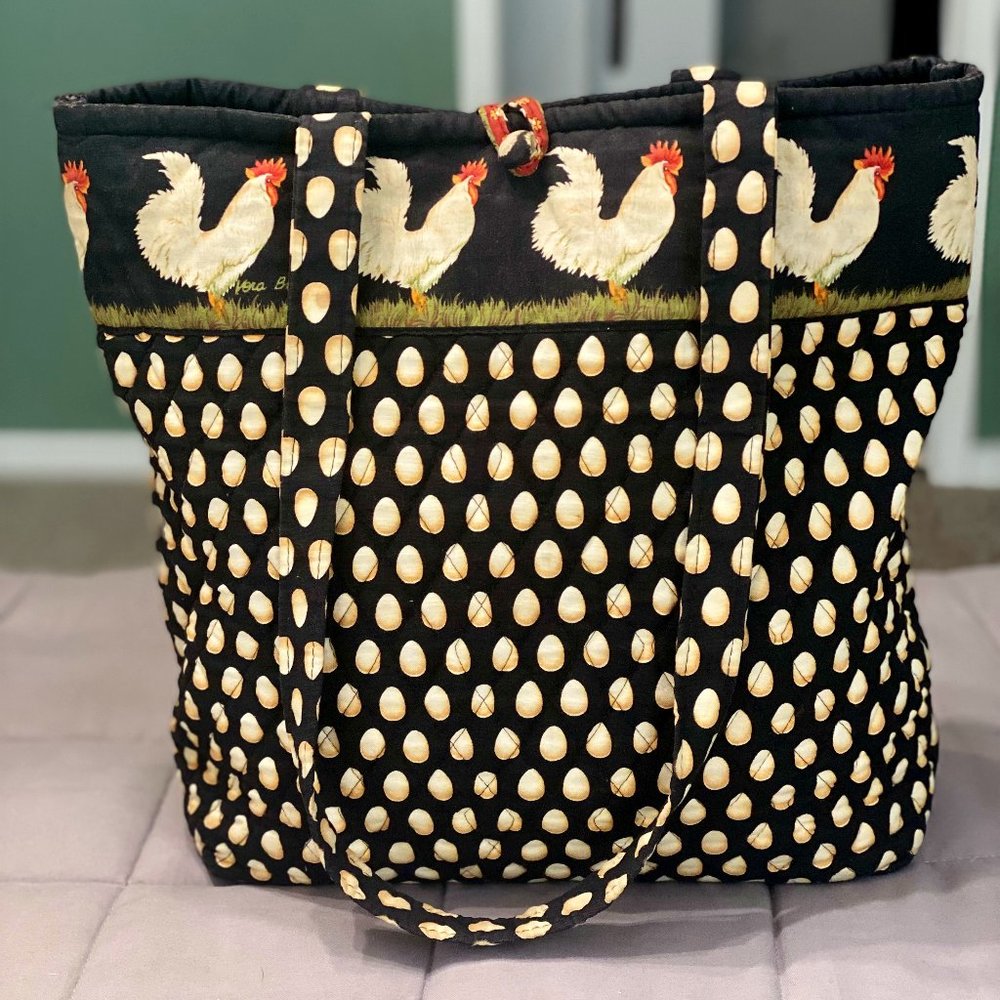 VERA BRADLEY TOTE IN CHANTICLEAR PATTERN - EXCELLENT CONDITION